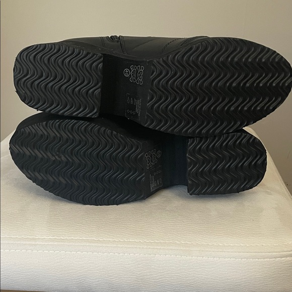 Iron Fist Black Winged Platform Boots - Picture 4 of 4